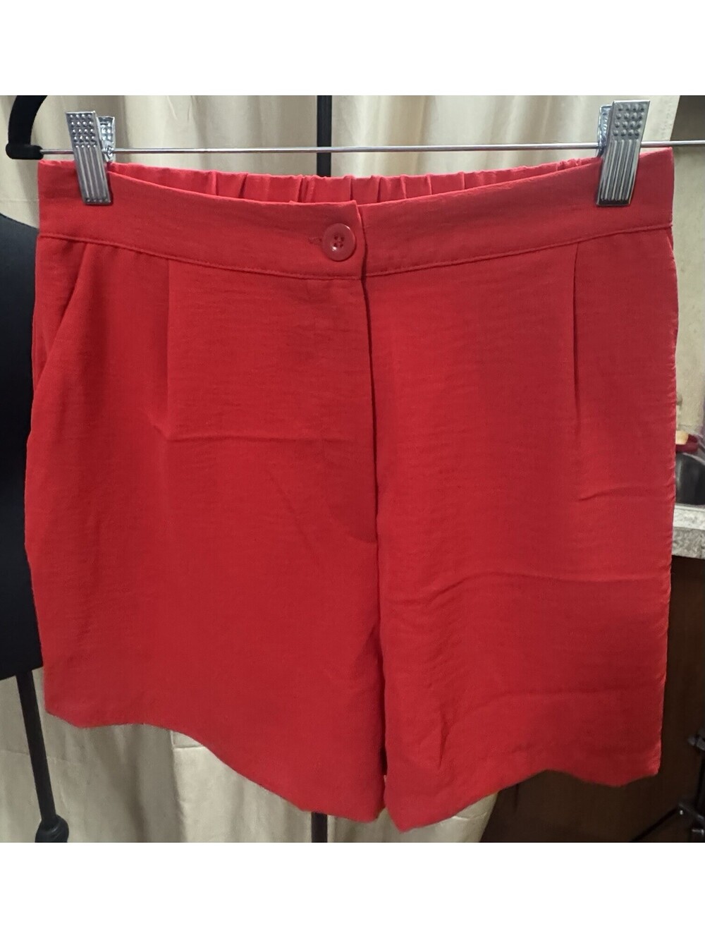 Zenana Womens Chino Shorts M Red Solid Elastic Waist Button Flat Front